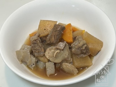 大根とこんにゃくの牛すじ煮込み